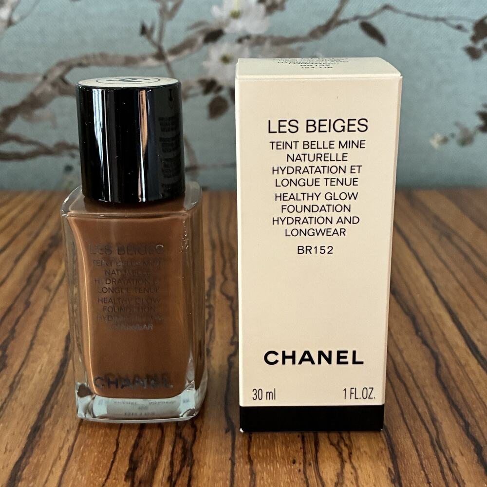 Chanel Les Beiges Healthy Glow Foundation Hydration and Longwear BR152 184.776